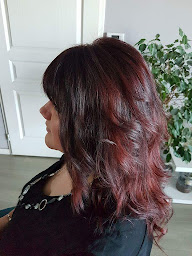 Photo n°8 de Sarah Coiffeuse Styliste Visagiste / Salon privé à Espenel (Salon de coiffure)