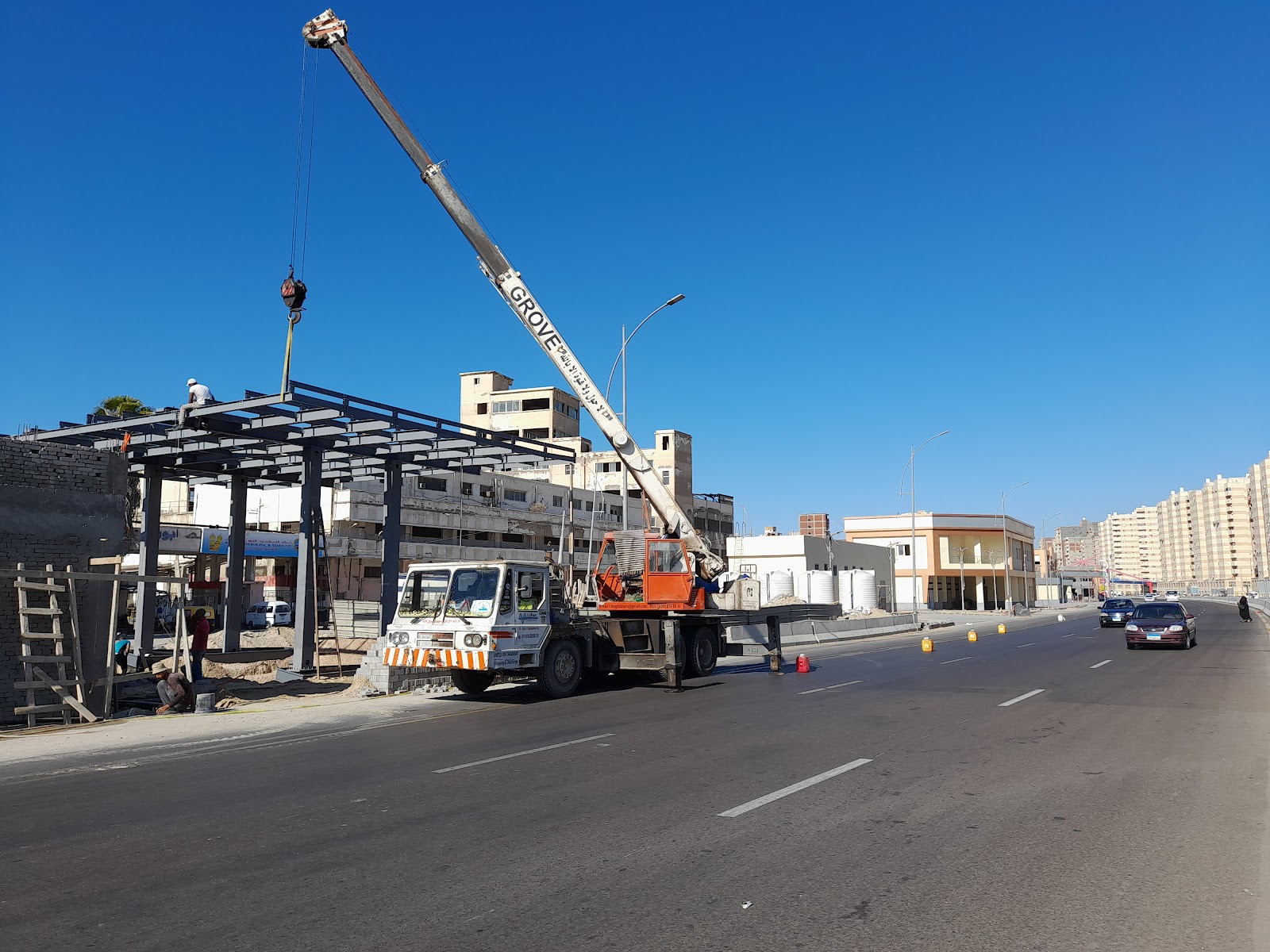 ايجار اوناش رفع و النقل و خدمات المواقع تخزين الحاويات و خدمات التركيبات و خدمة الشركات الانشائية - صورة 4