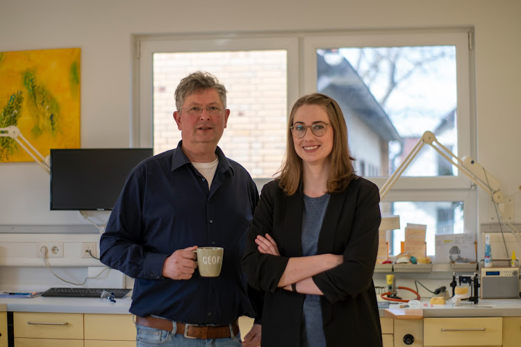 ZahnKunstZahn Dentallabor Neumann Hertle