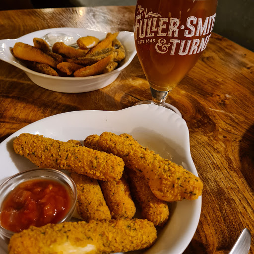 The Cedars Pub - Visual