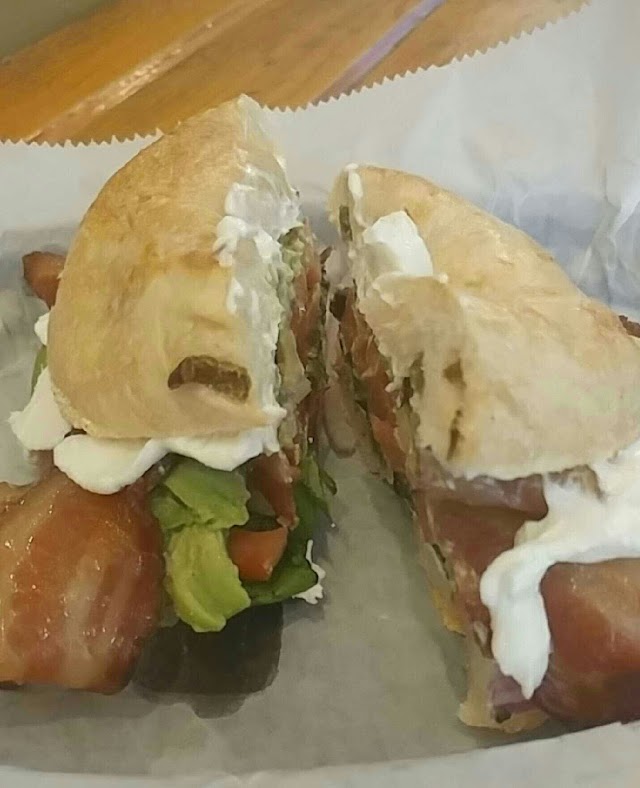 Red Rock Bakery & Net Cafe