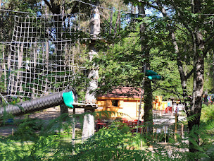 Photo n°21 de AccroZarbres à Eyraud-Crempse-Maurens (Parc d'attractions)