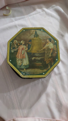 Vintage Tin - Thumbnail