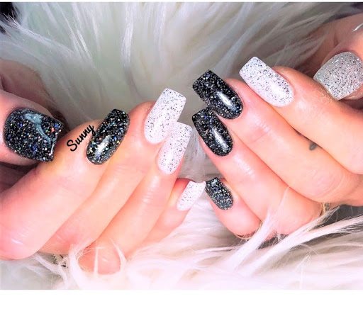 Hug Nails - Thumbnail