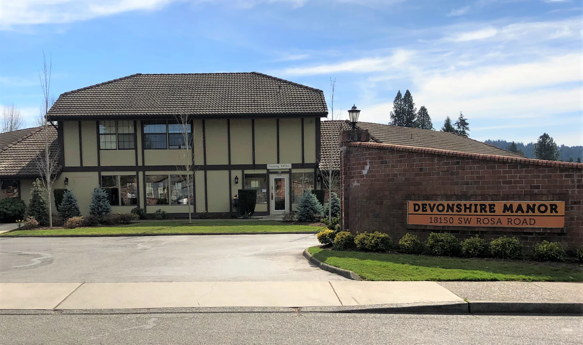 Devonshire Manor Apartments