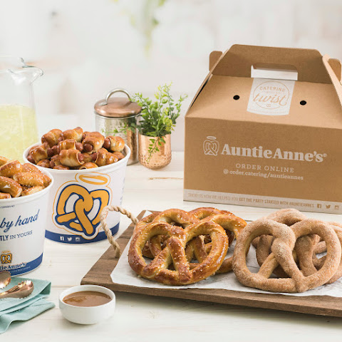 Auntie Anne's by null
