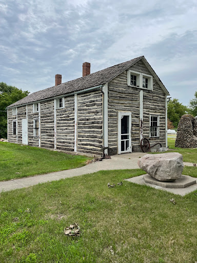 Sam Brown Log Cabin - Thumbnail