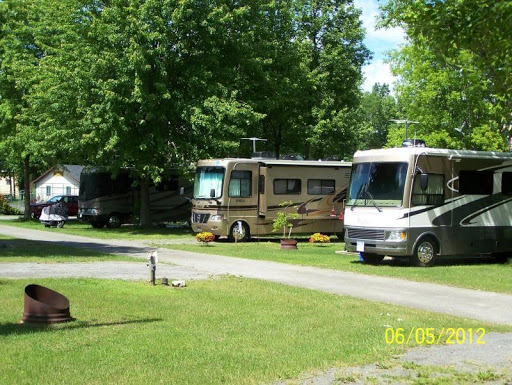 Ottawa's Poplar Grove Campground/ RV Park - Thumbnail