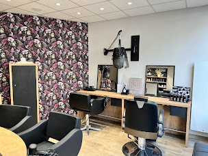 Photo n°4 de SM Coiffure à Clamart (Magasin de produits de beauté)