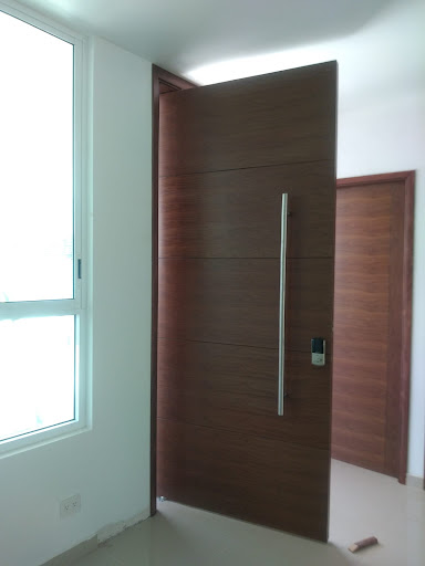 PUERTAS Y CLOSETS NICOLAS CORTEZANO Gallery - Mexico