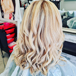 Photo n°5 de Lp coiffure à Allauch (Salon de coiffure)