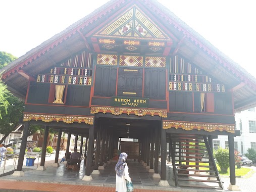 Museum Aceh, Author: Isna Auliana