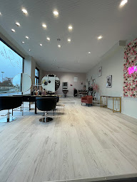 Photo n°3 de Le Salon de Camy à Tours (Salon de coiffure)