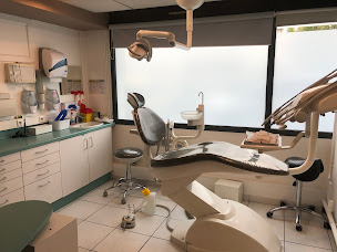 Photo n°5 de Dr Munya Aissou à Paris (Dentiste)