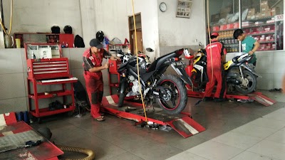 Photos of YAMAHA Royal Abadi Motor