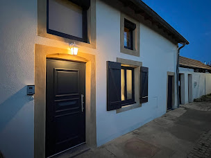 Photo n°1 de Chambre d'hôtes indépendante MIRABELLE au centre d'un jardin paysager, idéale pour couples et familles, proximité Metz, Autoroute A4 et Autoroute A31 à Chieulles (Chambre d'hôtes)