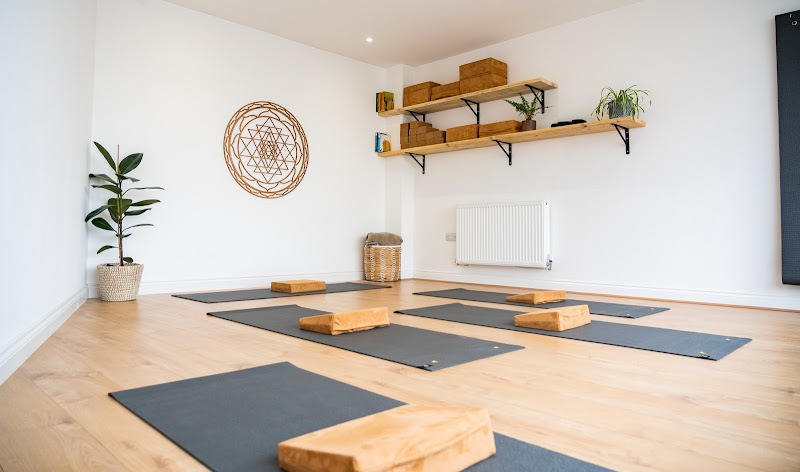 Natural Healing | Chiropractic | Massage | Acupuncture | Studio Classes