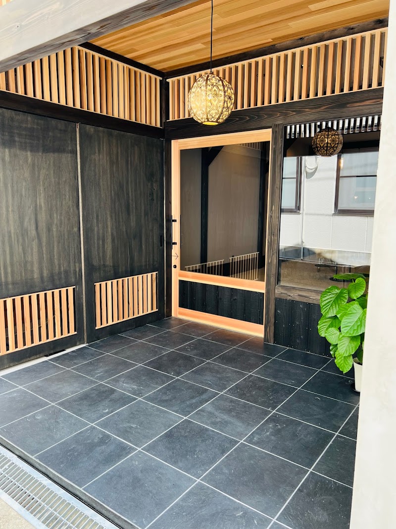 鶴亀工務店（株）