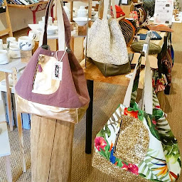 Photo n°4 de ATELIER LEOPOLDINE à Bizanos (Magasin de vêtements)