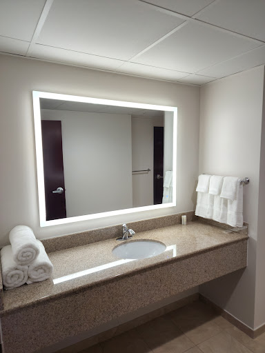 La Quinta Inn & Suites by Wyndham - Lake George - Thumbnail