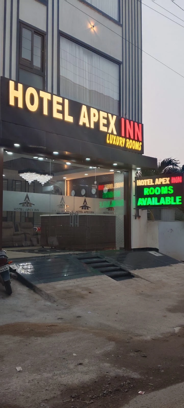 HOTEL APEX INN
