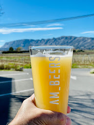 Photo n°29 de AM Beers - Microbrasserie, cave à bières, Brewpub, Bar à Pourrières (Salle de billard)