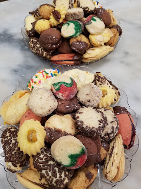 Tulip Bake Shop by null