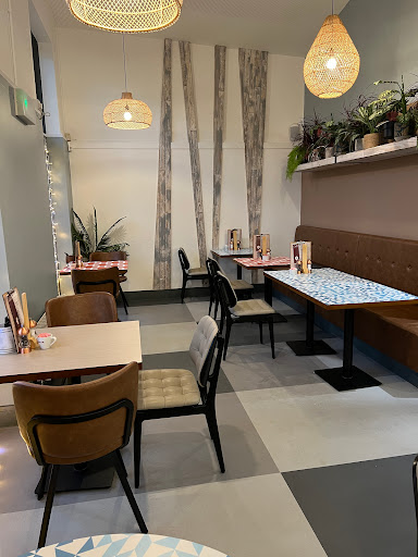 Cafe R