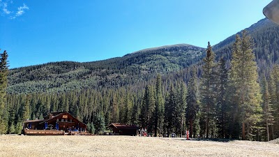 Williams Lake Trail Head and Parking