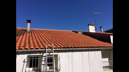 Photo de ADMH 17 - RAVALEMENT FAÇADE / TOITURE à Sainte-Gemme (17250)