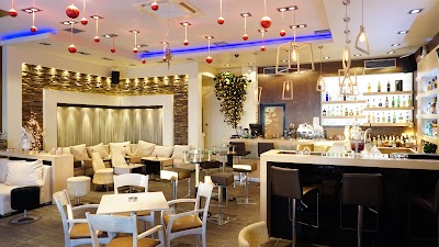 Photos of &Mu;&alpha;-&Gamma;&iota;&omega; (Ma-Giw) caf&eacute; | beach bar