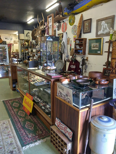 Chris' Consignment LlC - Visual