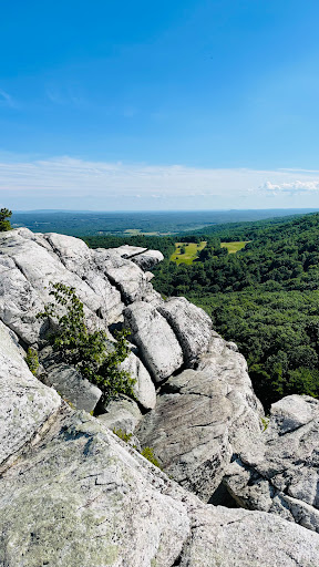 Mohonk Preserve Spring Farm Trailhead parking