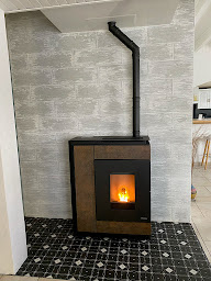 Photo n°22 de HESTIA Vente et installation poêle à granulés, bois et inserts à Sarzeau (Magasin de poêles à bois)