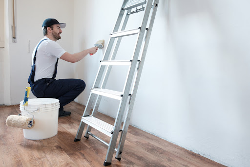 DEJ Ruiz Painting Logo