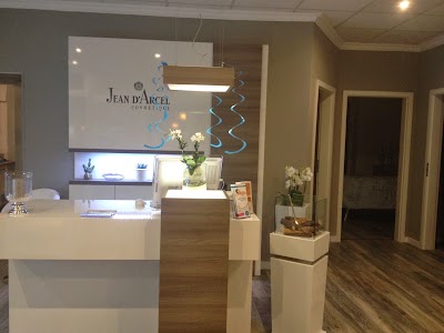 Photos of up-to-date cosmetic LOUNGE by Christin Baumann