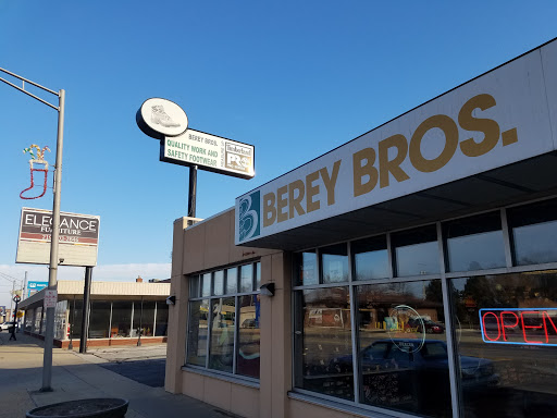 Berey Bros - Visual