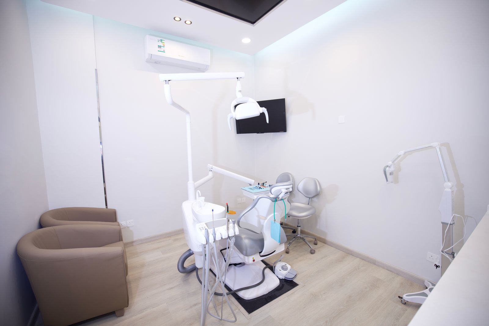 عيادة الدكتور عبدالرحمن بن يحيا لطب الأسنان - صورة 2