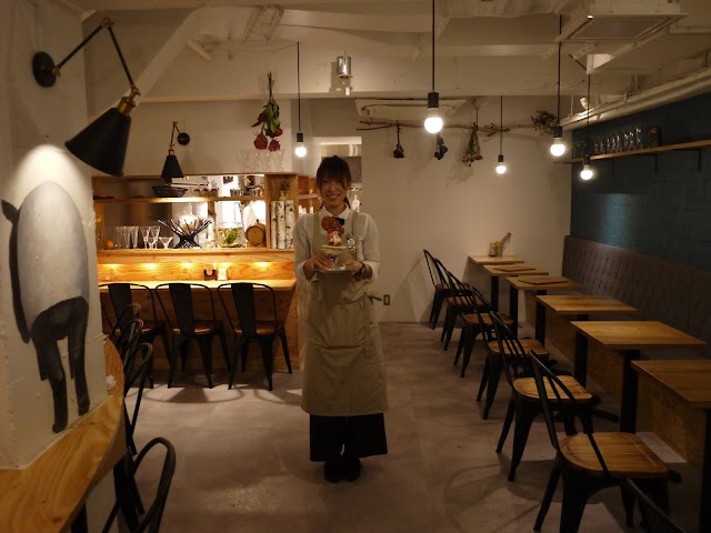 夜パフェ専門店 Parfaiteria bel (パフェテリア ベル)