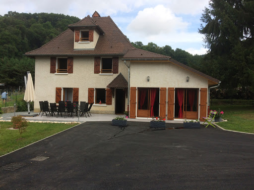 Photo de Gîte La Maison des Fleurs- Gîte La Noyeraie à Poliénas (38210)