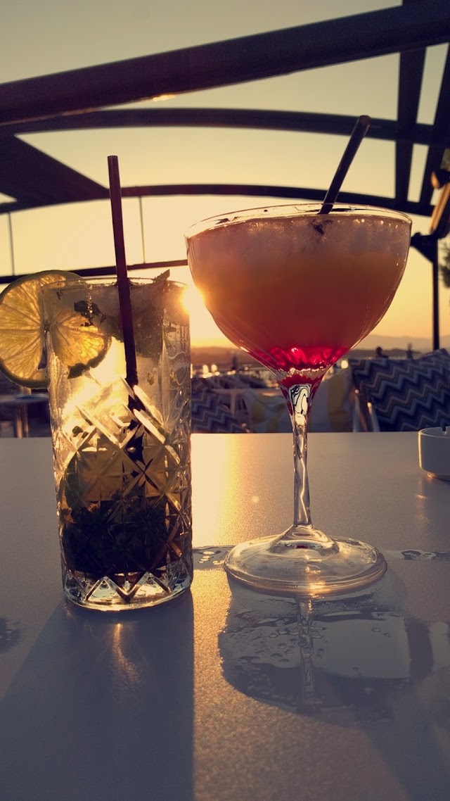 The BALCONY HOTEL