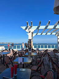 Photo n°1 de La terrasse rouge à Saint-Jean-de-Luz (Restaurant)