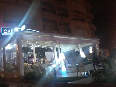 Photos of Caf&eacute; Paoula