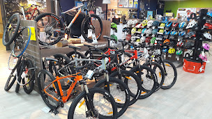 Photo n°10 de Bouticycle Mayenne Cycles Cougé(Ex Giant) à Mayenne (Magasin de vélos d'occasion)