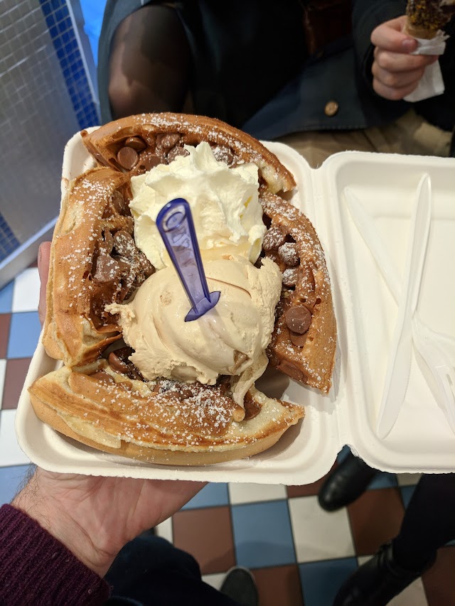 Scoop Dessert Parlour