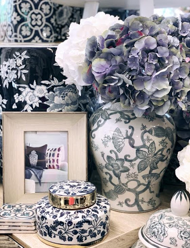 The Interior Designer - Thumbnail