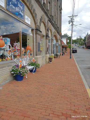Favorite Things Corner Gift Shoppe - Thumbnail