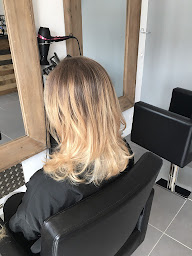 Photo n°19 de Enoe Coiffure à Cucq (Salon de coiffure)