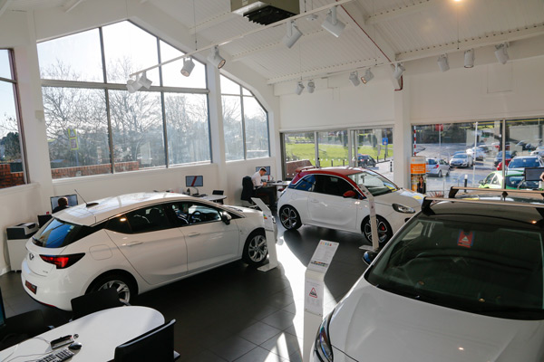 Arnold Clark Lenzie Vauxhall photo 2
