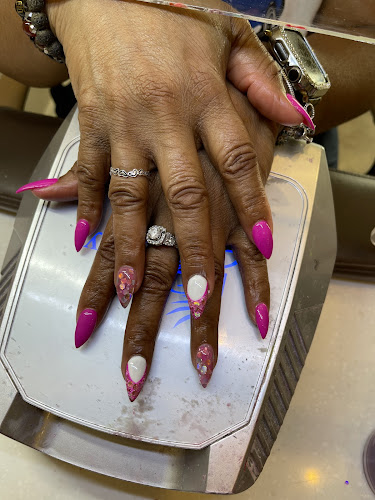 Pampered Nails interior view
